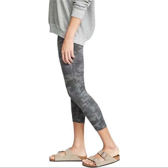 Spanx Cropped Look At Me Now Seamless Leggings in Sage Camo SZ Large - Picture 5 of 12